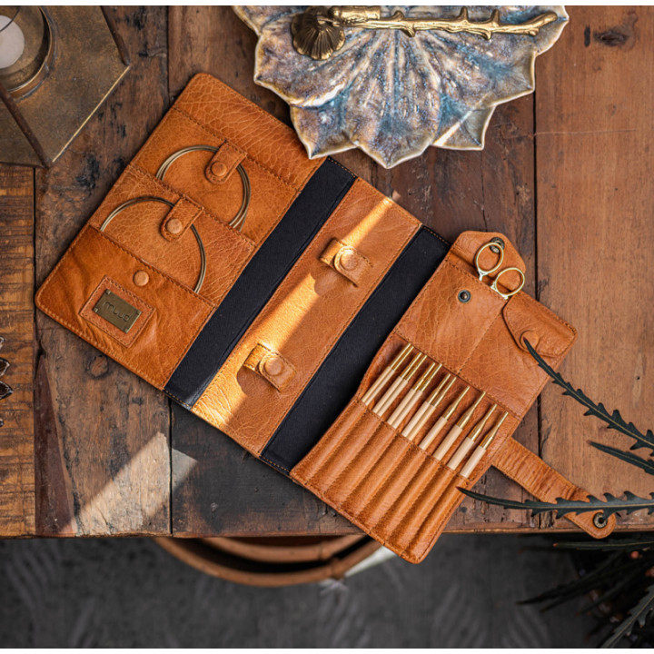 ETUI POUR AIG. A TRICOTER MUUD - CARITA - WHISKY