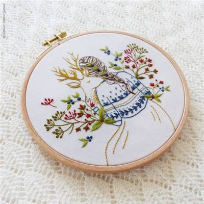 UNCONDITIONAL LOVE -KIT BRODERIE 21X21CM-TAMBOUR NON INCLUS-TAMAR NY