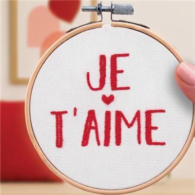 FRENCH'KITS - BRODERIE DÉCORATIVE - JE T'AIME