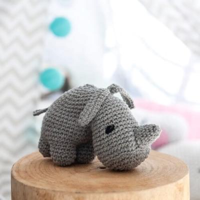 KIT AMIGURUMI HOOOKED - DEX LE RHINOCEROS - GRIS