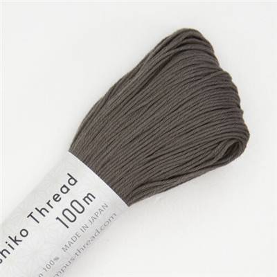 FIL SASHIKO UNI - COL 130 - POIVRE - LOT DE 3 ECH. DE 100 M