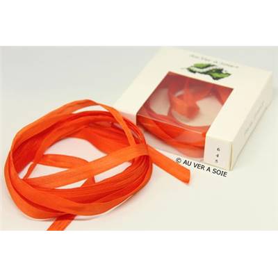 RUBAN DE SOIE A BRODER 4MM - COL 645 - BOITE DE 3 M.