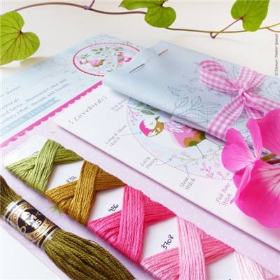 LOVE BIRDS - KIT BRODERIE 21X21CM - TAMBOUR NON INCLUS - TAMAR NY