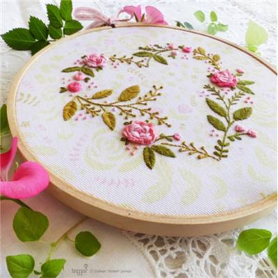 FLOWER HEART - KIT BRODERIE 21X21CM - TAMBOUR NON INCLUS
