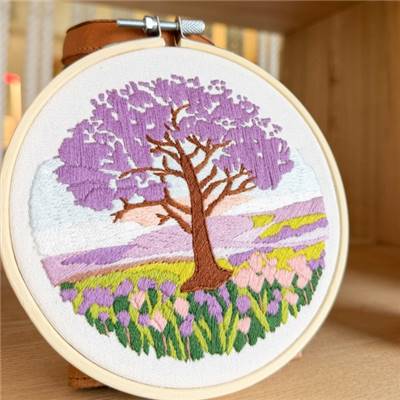 KIT BRODERIE AVEC TAMBOUR 15 CM - JACARANDA SUR LA PLAINE