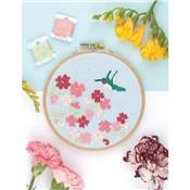 BRODERIE DE FLEURS - 15 MODELES ROMANTIQUES