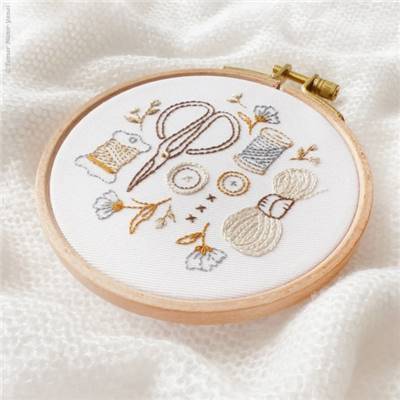 KNIT AND STITCH - KIT BRODERIE 16X16CM - TAMBOUR NON INCLUS -TAMAR NY