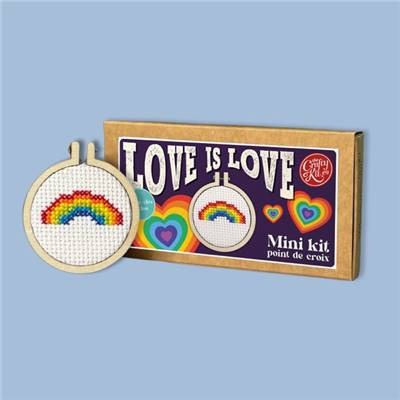 MINI KIT POINT DE CROIX - LOVE IS LOVE