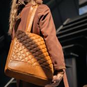 SAC A DOS/MAIN EN CUIR MUUD - FAUNA - WHISKY