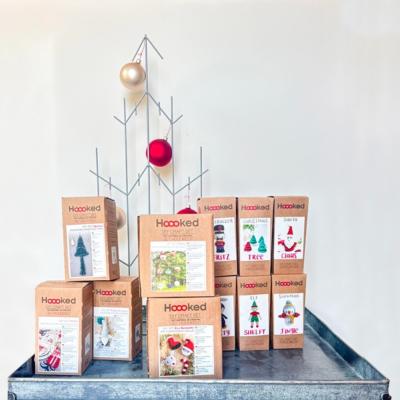 OFFRE KITS NOEL HOOOKED - AMIGURUMIS MACRAME DECO EN CROCHET - 10 + 1