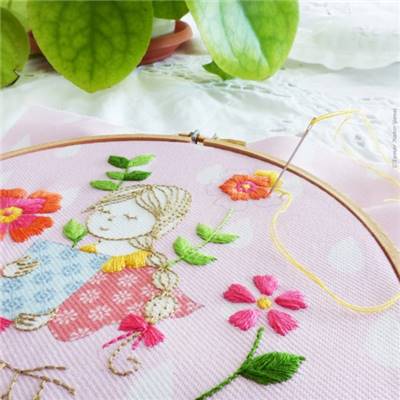 GARDEN LADY - KIT BRODERIE 21X21CM - TAMBOUR NON INCLUS