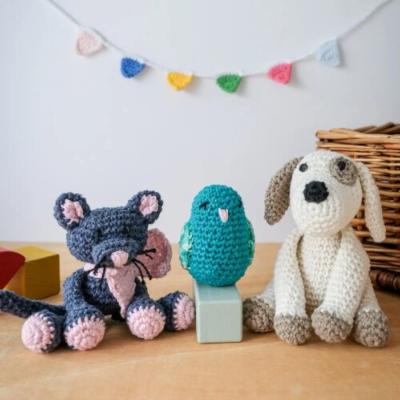 KIT 3 MINI AMIGURUMIS HOOOKED - PET FRIENDS 