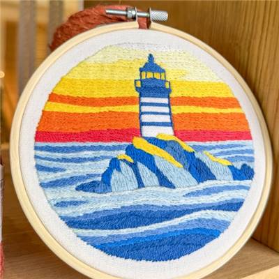 KIT BRODERIE AVEC TAMBOUR 15 CM - PHARE AU CREPUSCULE