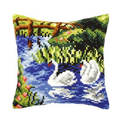 COUSSIN PT DE CROIX EN KIT 40 X 40 CM - DEUX CYGNES SUR LE LAC