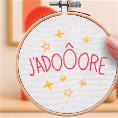FRENCH'KITS - BRODERIE DÉCORATIVE - J'ADOOORE