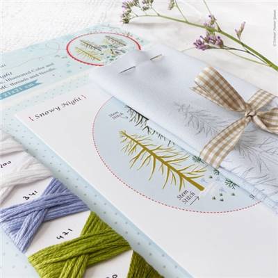 SNOWY NIGHT - KIT BRODERIE 21X21CM - TAMBOUR NON INCLUS - TAMAR NY