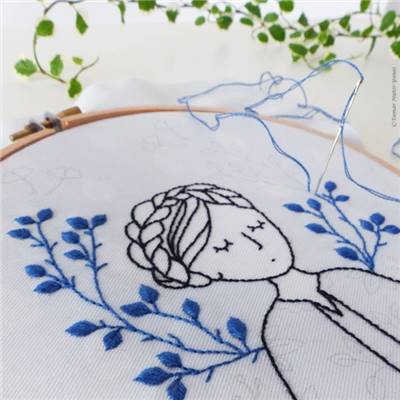 DREAMY LADY - KIT BRODERIE 21X21CM - TAMBOUR NON INCLUS - TAMAR NY