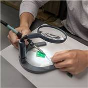 LAMPE LOUPE MAINS-LIBRES LED SUR MINI-PIED AMOVIBLE