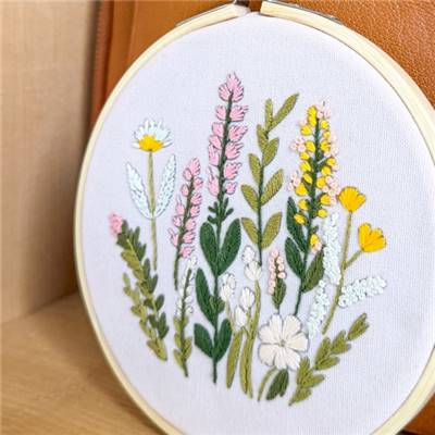 KIT BRODERIE AVEC TAMBOUR 15 CM - WHITE DREAM