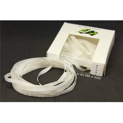 RUBAN DE SOIE A BRODER 13MM - COL BLANC - BOITE DE 3 M.