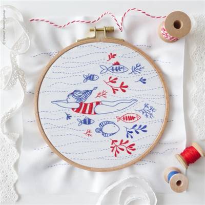 LITTLE SWIMMER - KIT BRODERIE 21X21CM - TAMBOUR NON INCLUS
