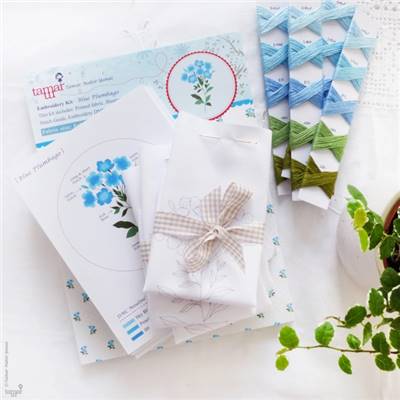 BLUE PLUMBAGO - KIT BRODERIE 21X21CM - TAMBOUR NON INCLUS