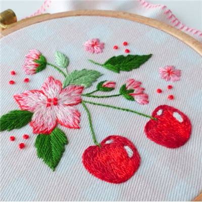 SWEET CHERRIES - KIT BRODERIE 16X16CM - TAMBOUR NON INCLUS