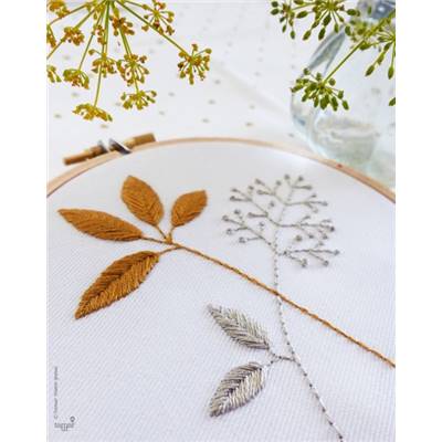 GOLD & GREY LEAVES -KIT BRODERIE 16X16CM -TAMBOUR NON INCLUS-TAMAR NY