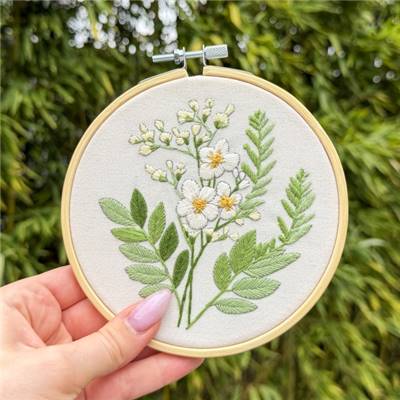 KIT BRODERIE AVEC TAMBOUR 15 CM - ACHILLEA PTARMICA
