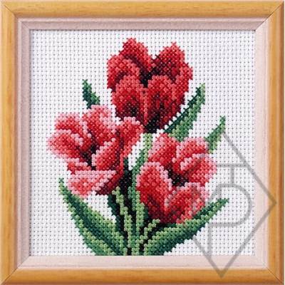 KIT PT DE CROIX IMPRIMEE 11 X 11 CM - BOUQUET DE TULIPES