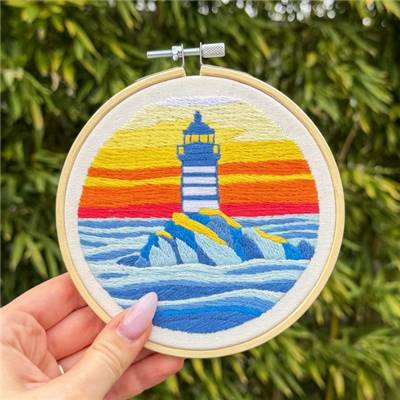 KIT BRODERIE AVEC TAMBOUR 15 CM - PHARE AU CREPUSCULE