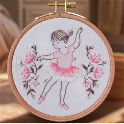 LITTLE DANCER - KIT BRODERIE 16X16CM - TAMBOUR NON INCLUS