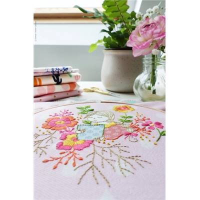 GARDEN LADY - KIT BRODERIE 21X21CM - TAMBOUR NON INCLUS