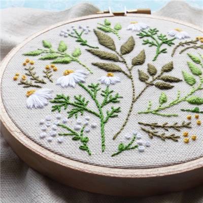 GREEN LEAVES - KIT BRODERIE 16X16CM - TAMBOUR NON INCLUS - TAMAR NY