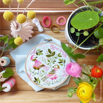 LOVE BIRDS - KIT BRODERIE 21X21CM - TAMBOUR NON INCLUS - TAMAR NY