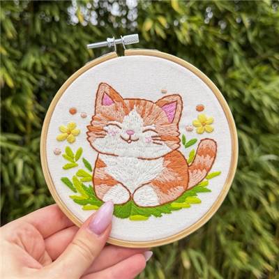 KIT BRODERIE AVEC TAMBOUR 15 CM - KITTY MIMI