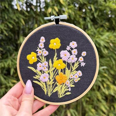 KIT BRODERIE AVEC TAMBOUR 15 CM - CAMPANULE & CALENDULA